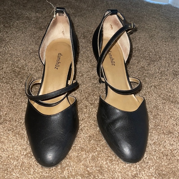 Used black leather danshuz heels size 9m - Picture 2 of 4